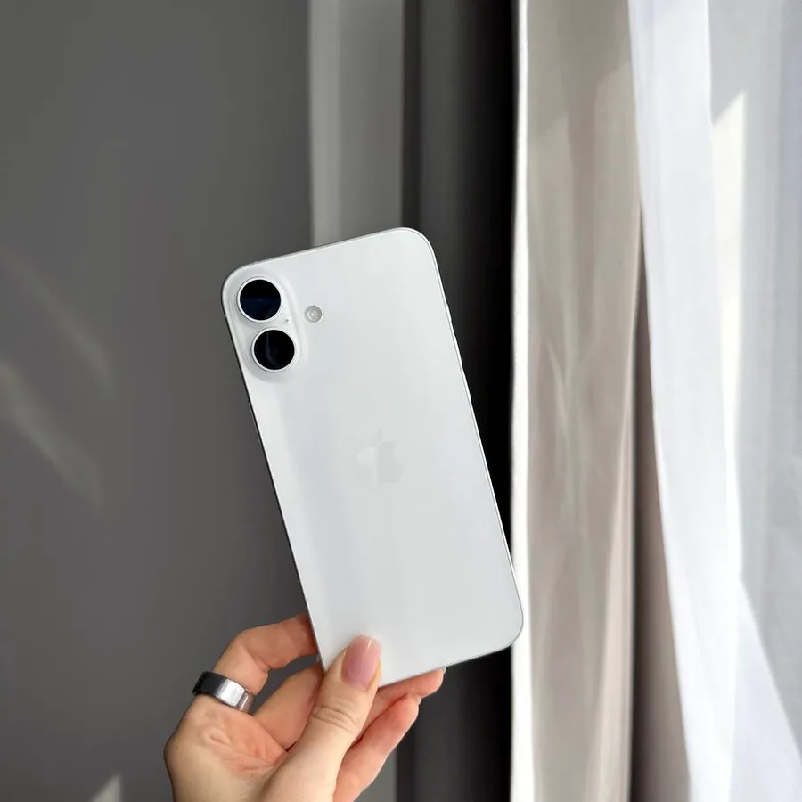 iPhone 16 Plus 256 GB, состояние идеальное