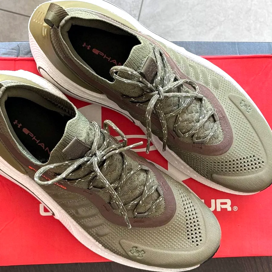 Кроссовки Under Armour HOVR Phantom 4, размер 45