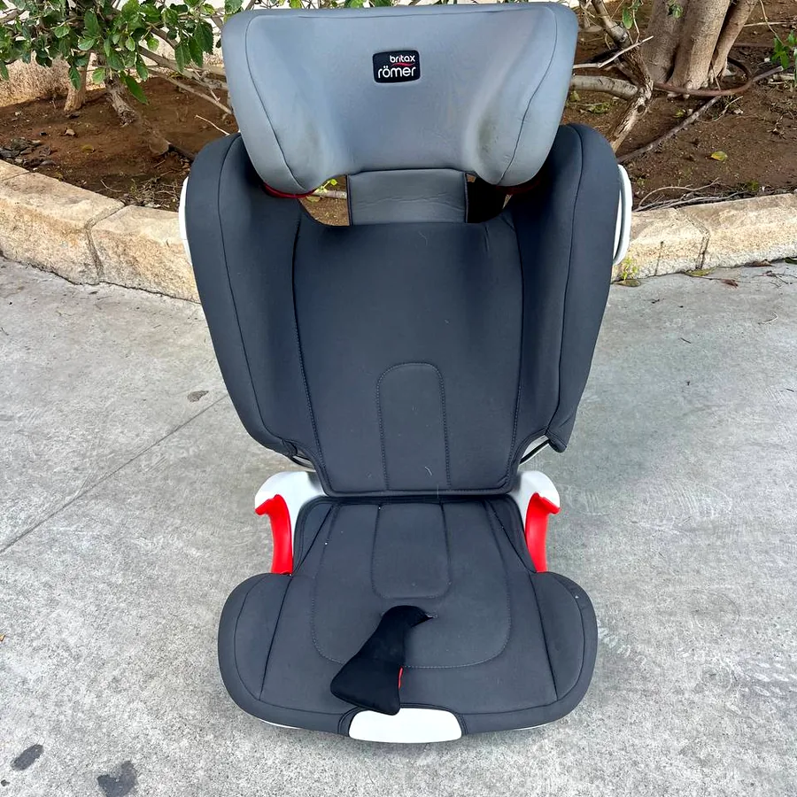 Детское автомобильное кресло Britax Romer KIDFIX