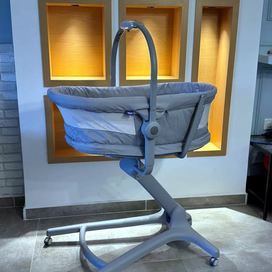 Кроватка Chicco Baby Hug 4-в-1, идеальное состояние