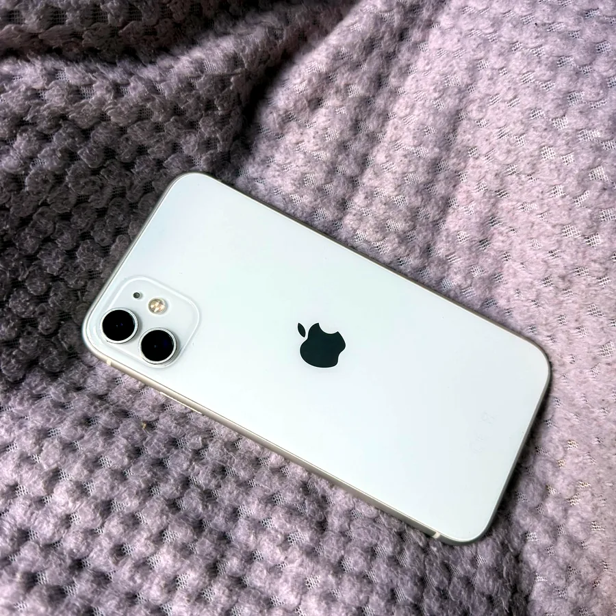 iPhone 11, 64 ГБ, аккумулятор 77%