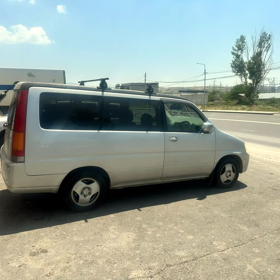 Honda Stepwgn 1999, 8 мест, пробег 250 000 км