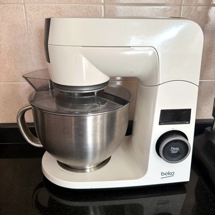 Планетарный миксер Beko KMD3102W, 1000 Вт