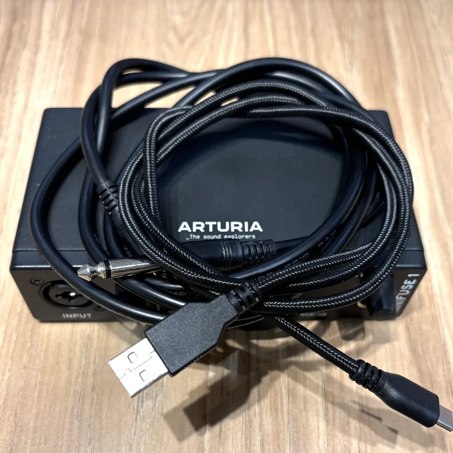 Аудиокарта Arturia Mini Fuse 1