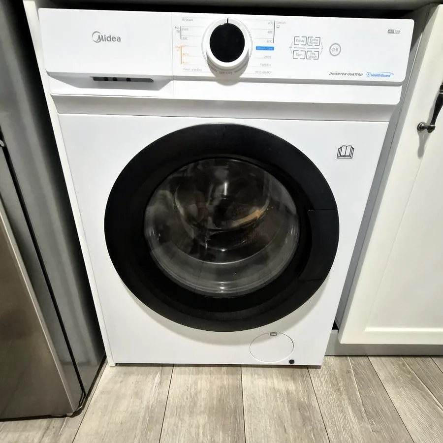 Стирально-сушильная машина Midea 2 в 1