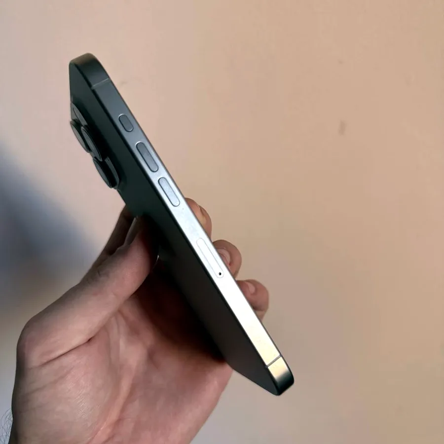 iPhone 15 Pro 256GB, отличное состояние
