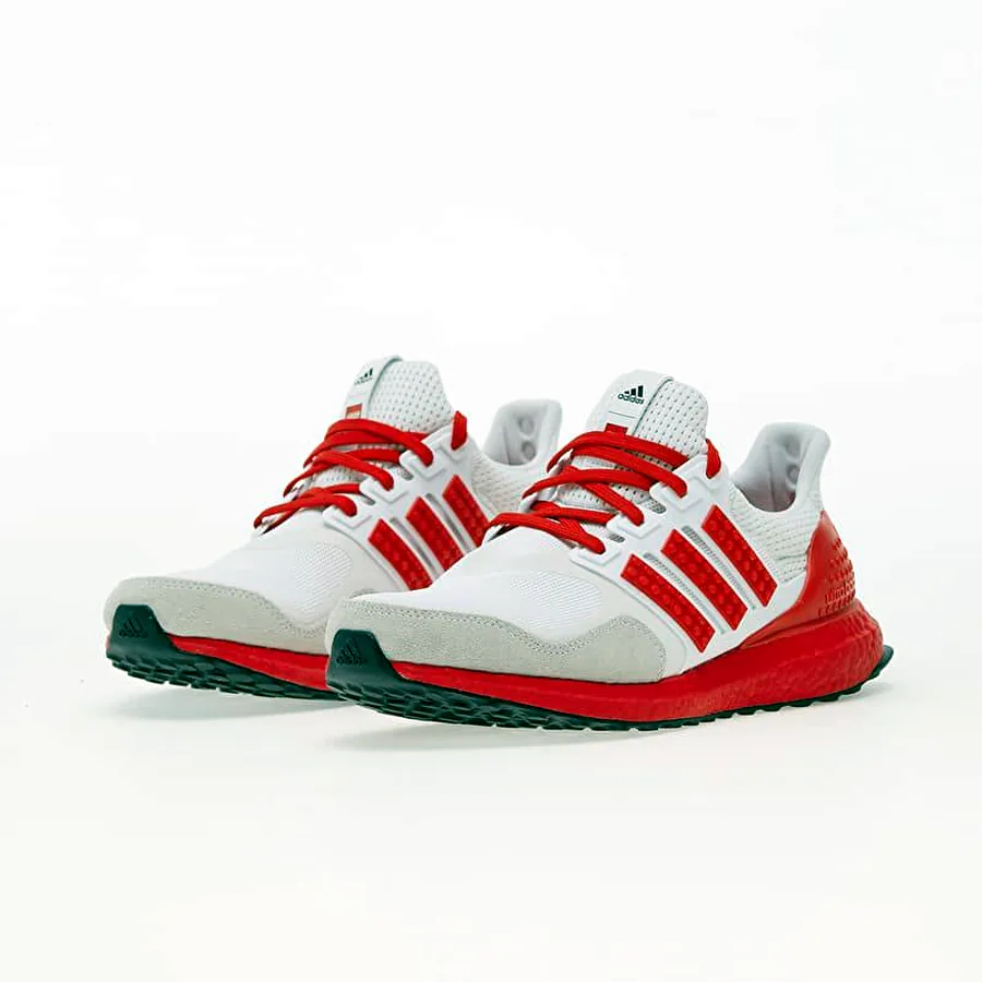 Кроссовки Adidas Ultraboost DNA x LEGO, размер 42