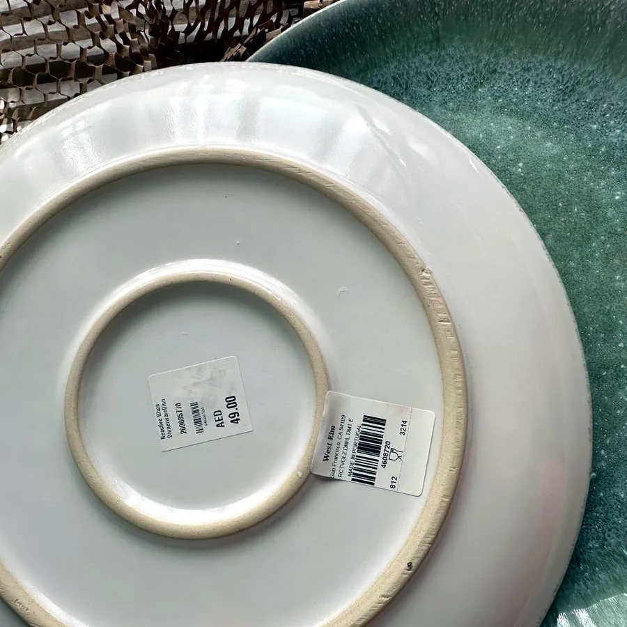 Три тарелки West Elm, фарфор