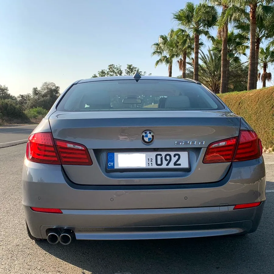 BMW 2011, спортивный автомат, кожаный салон