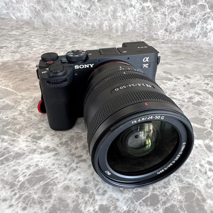 Камера Sony A7C II с объективом Sony FE 24-50mm