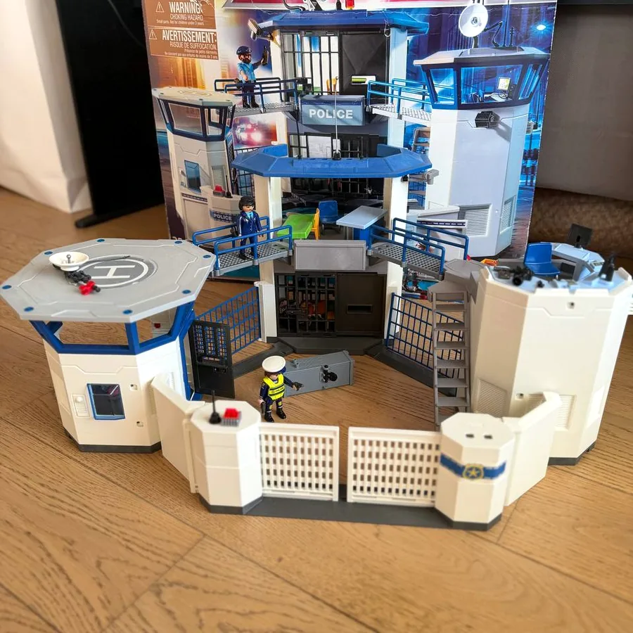 Playmobil полицейский участок