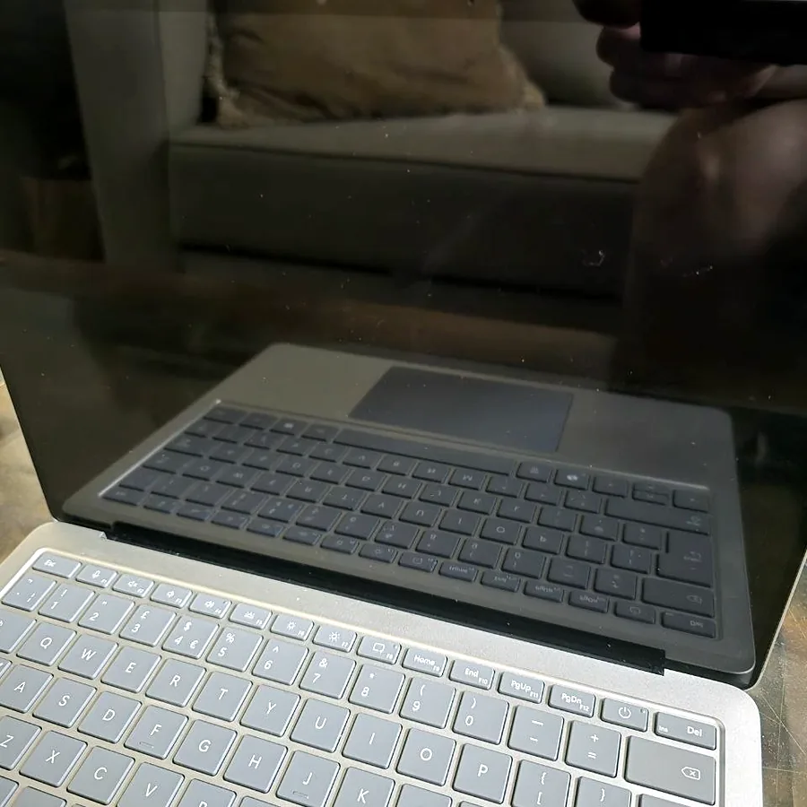 Microsoft Surface Laptop 7, на запчасти
