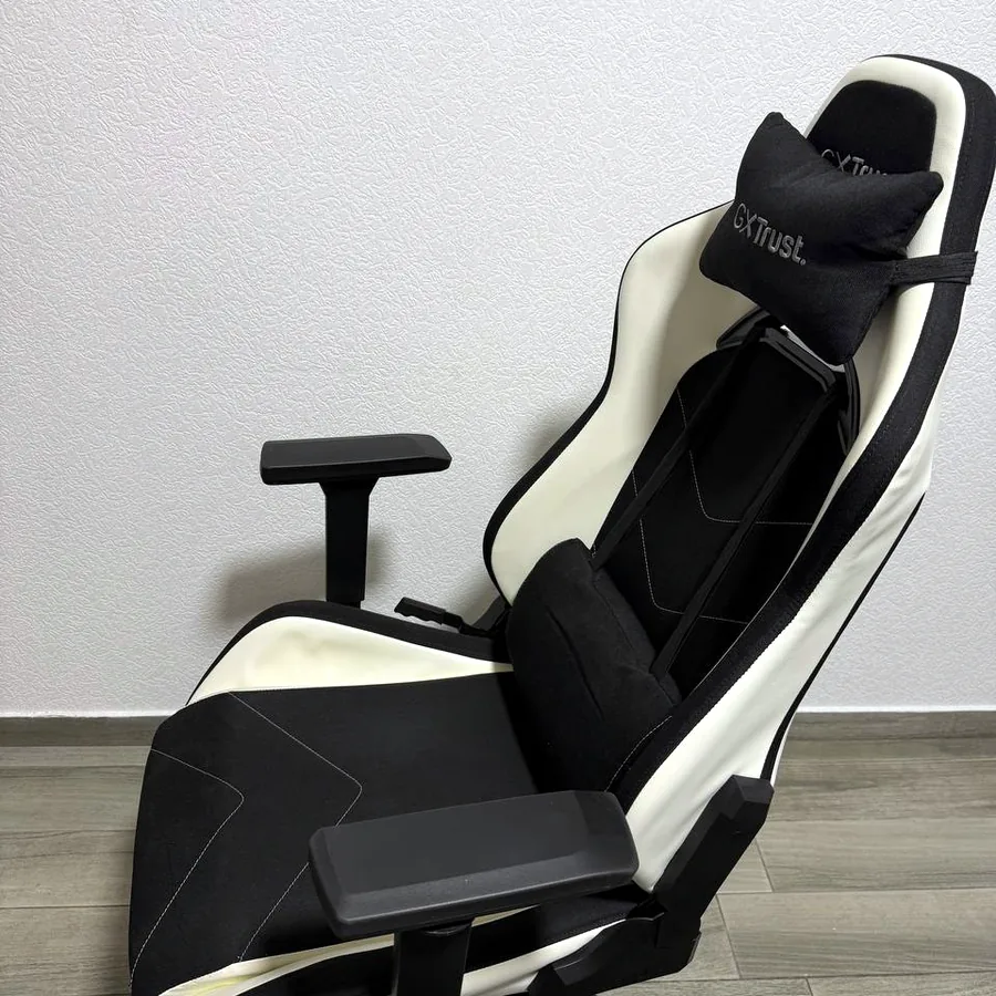 Игровое кресло GX Trust GXT 714W, тканевое