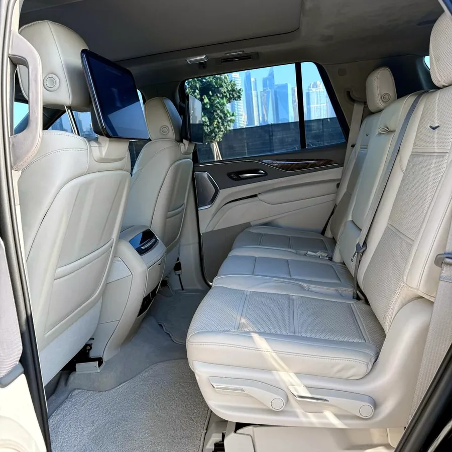 Cadillac Escalade Sport Platinum 2023, пробег 87 000 км