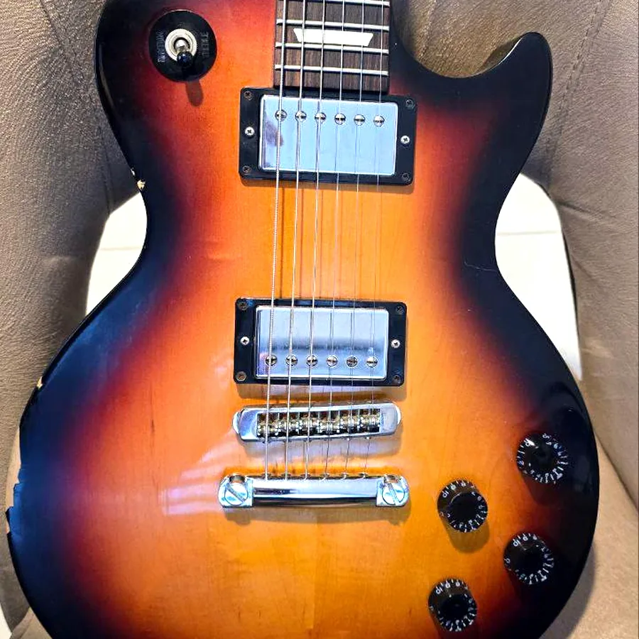 Электрогитара Gibson Les Paul Studio 2011