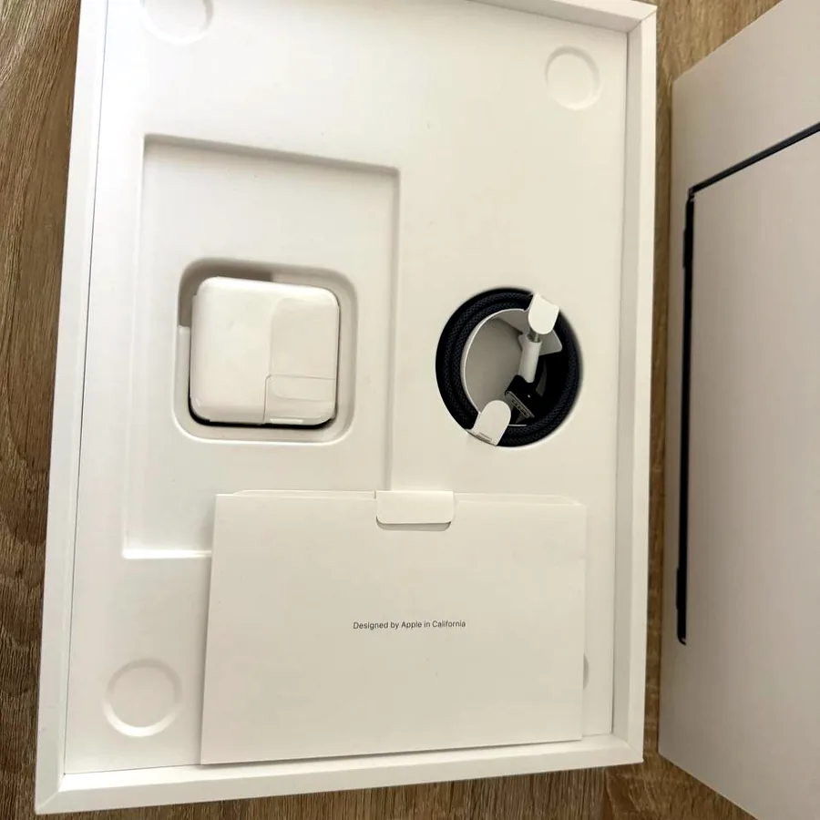 MacBook Air M2 13,6 дюйма, 8 GB/256 GB, новый