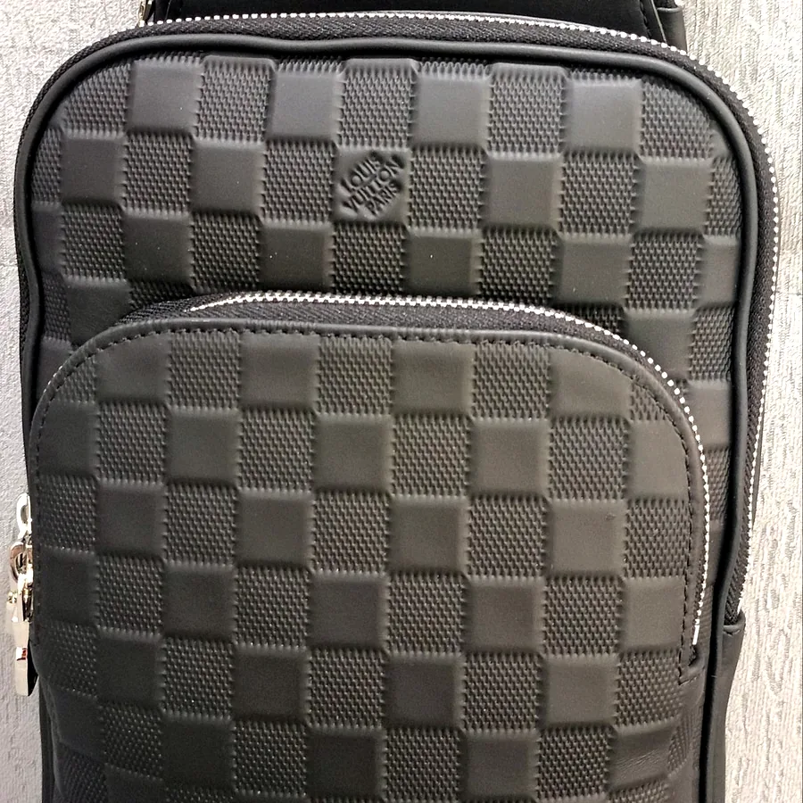 Сумка-слинг Louis Vuitton Avenue, чёрная