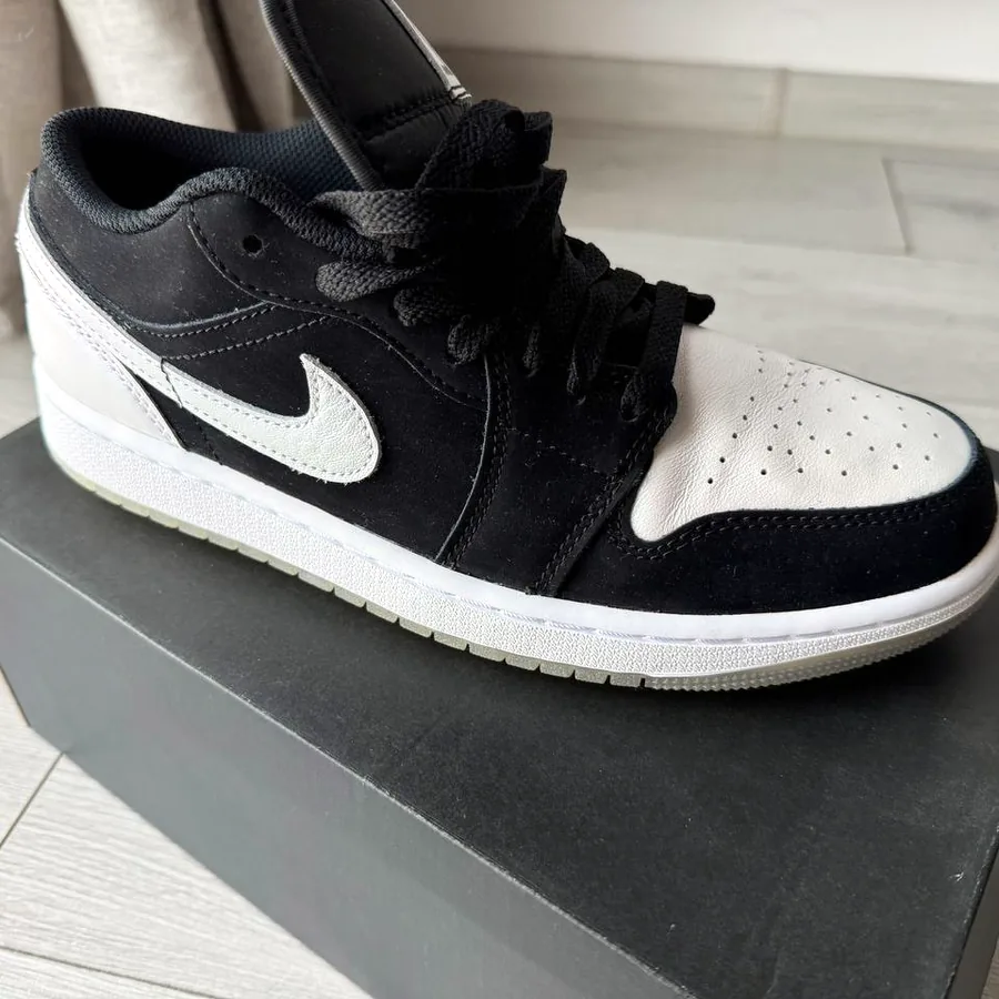 Кроссовки Nike оригинальные, размер 7.5 US