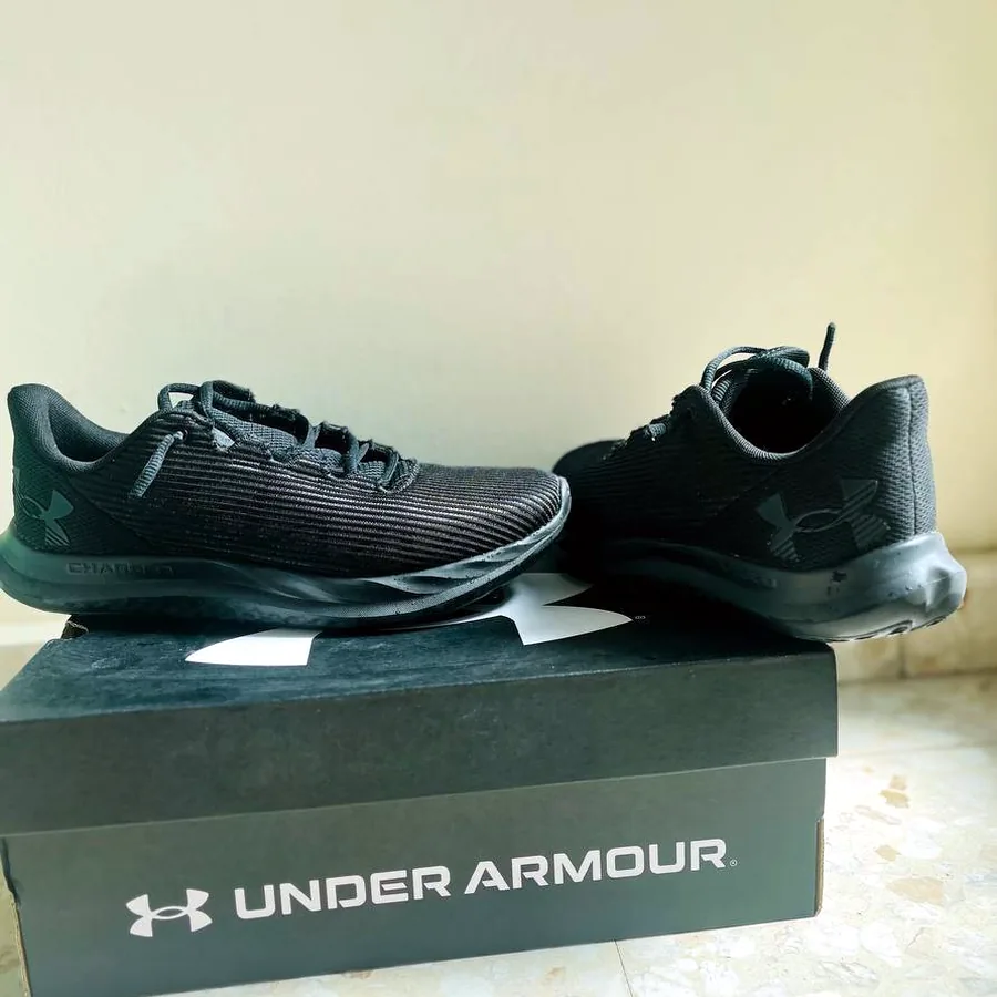 Кроссовки Under Armour Charged Speed Swift, размер 7 US
