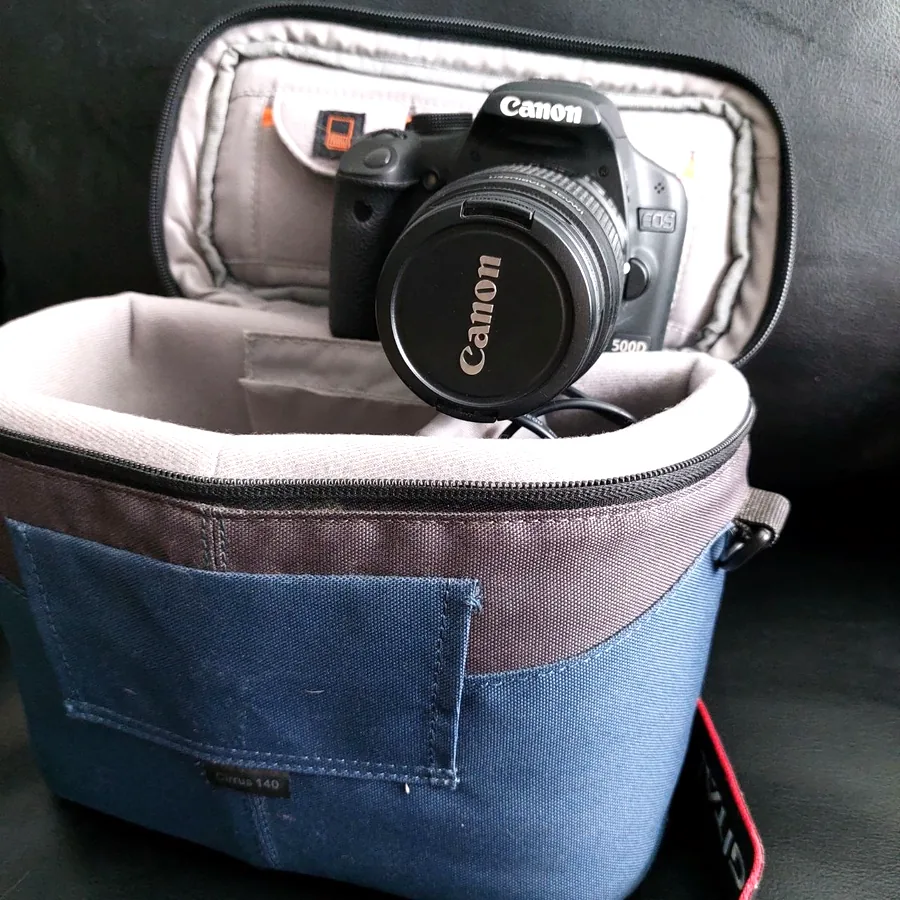 Фотоаппарат Canon EOS 500D с объективом, пробег 3000 кадров