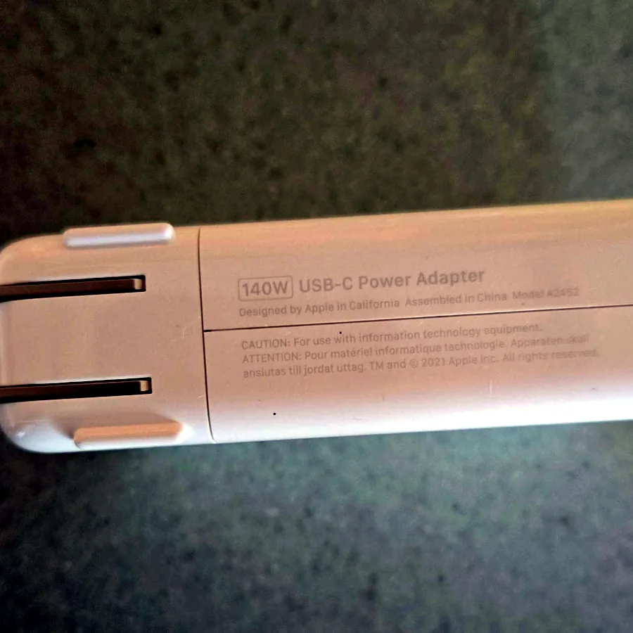 Apple 140W USB-C Power Adapter A2452