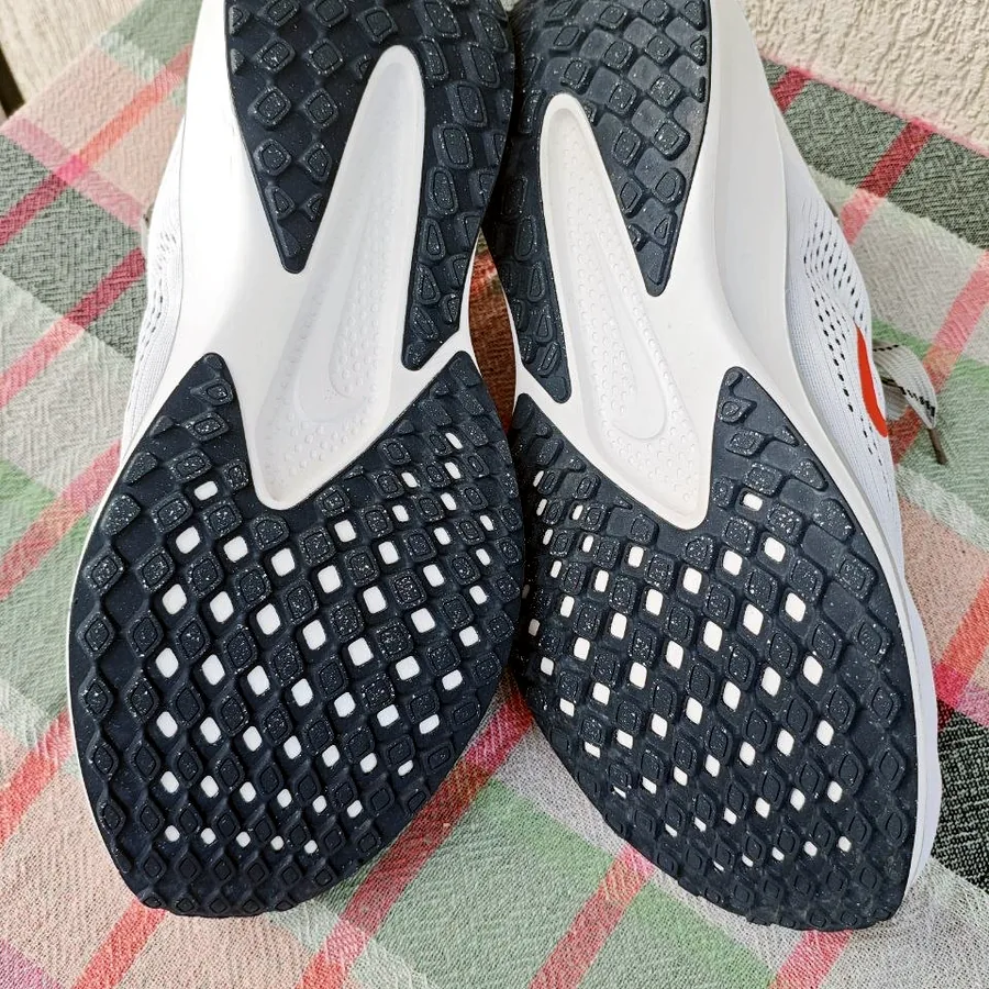 Беговые кроссовки Nike Quest 6, размер 46