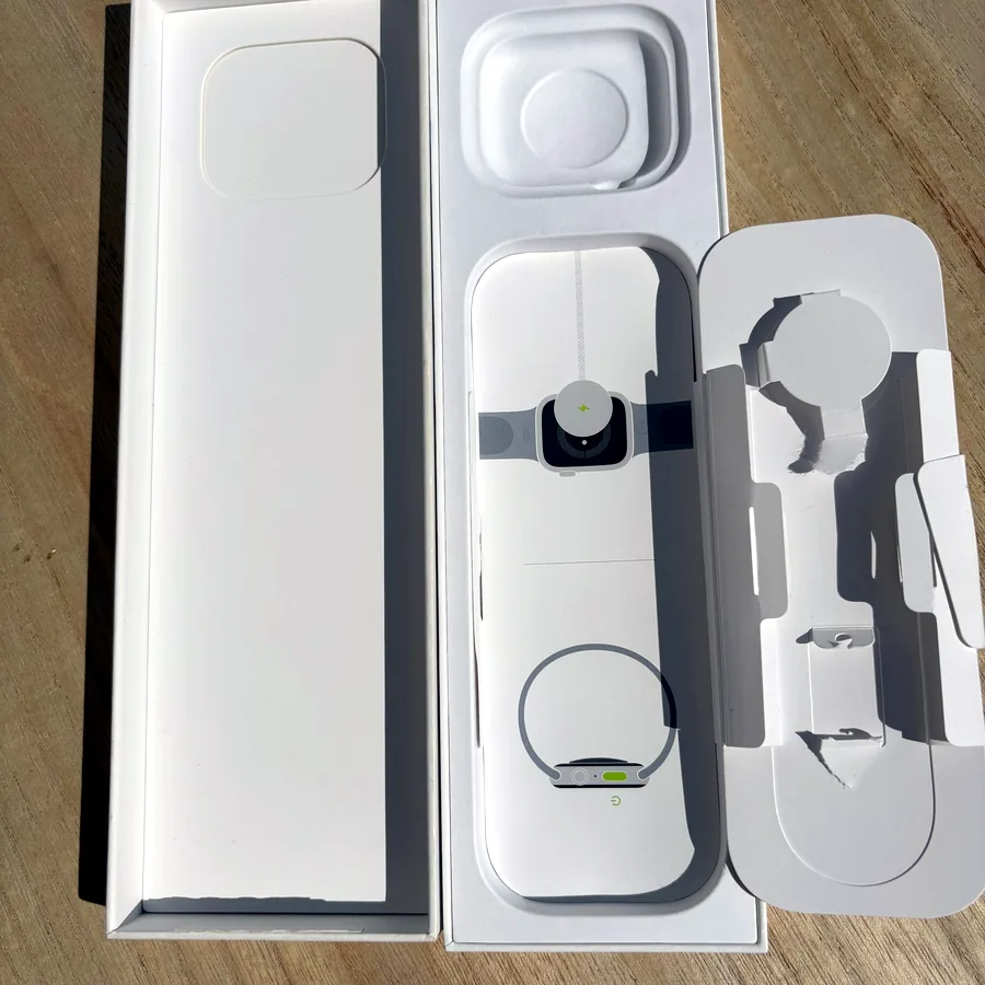 Коробка от Apple Watch Series 9 45 mm