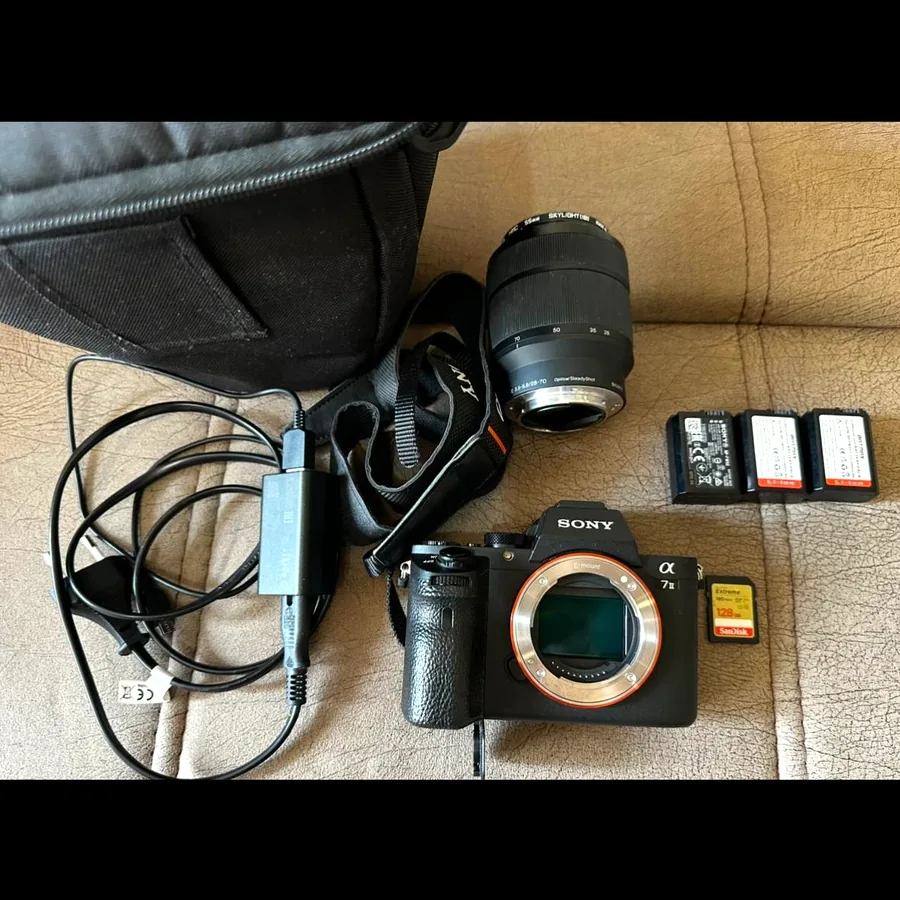 Sony A6400 с аксессуарами, пробег 1000 кадров