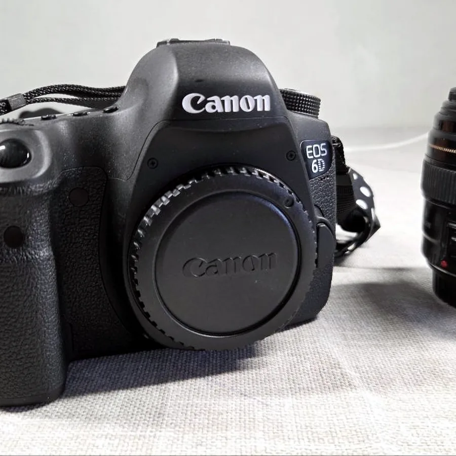 Фотоаппарат Canon EOS 6D с объективом 85 мм