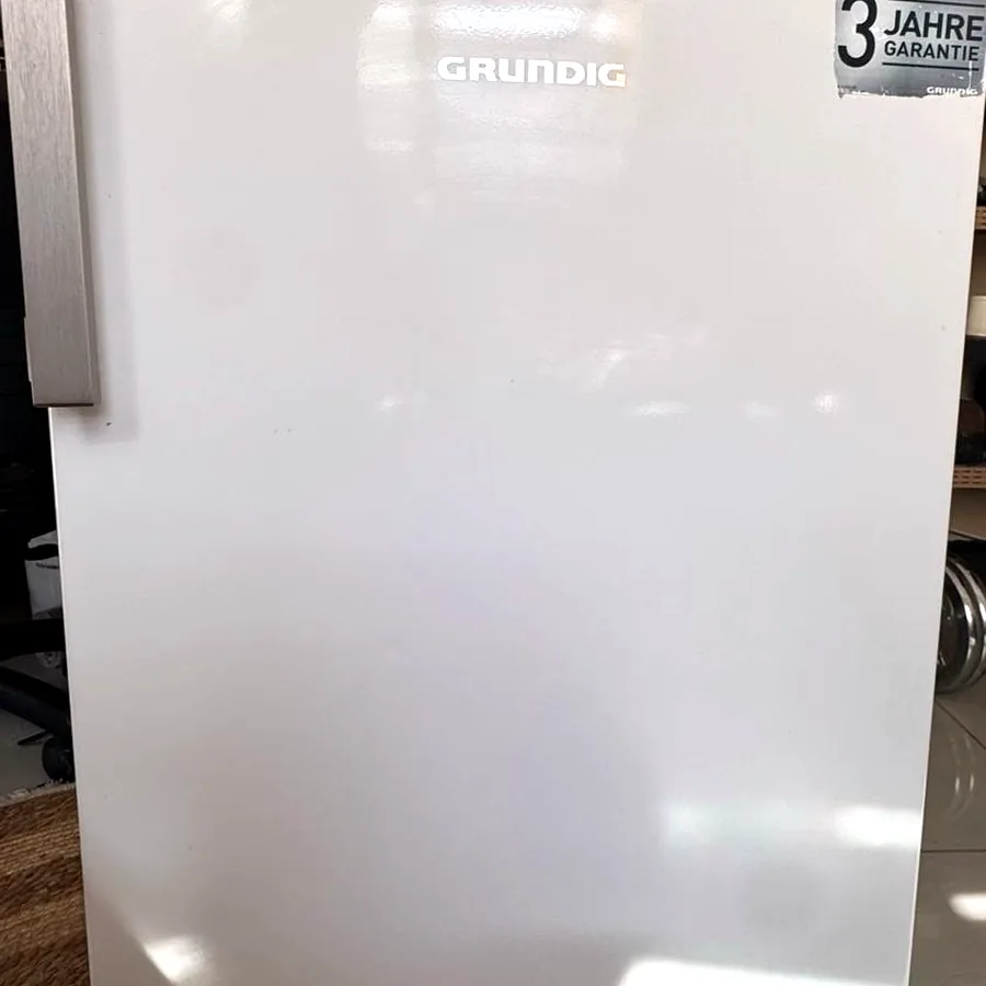 Холодильник Grundig, маленький