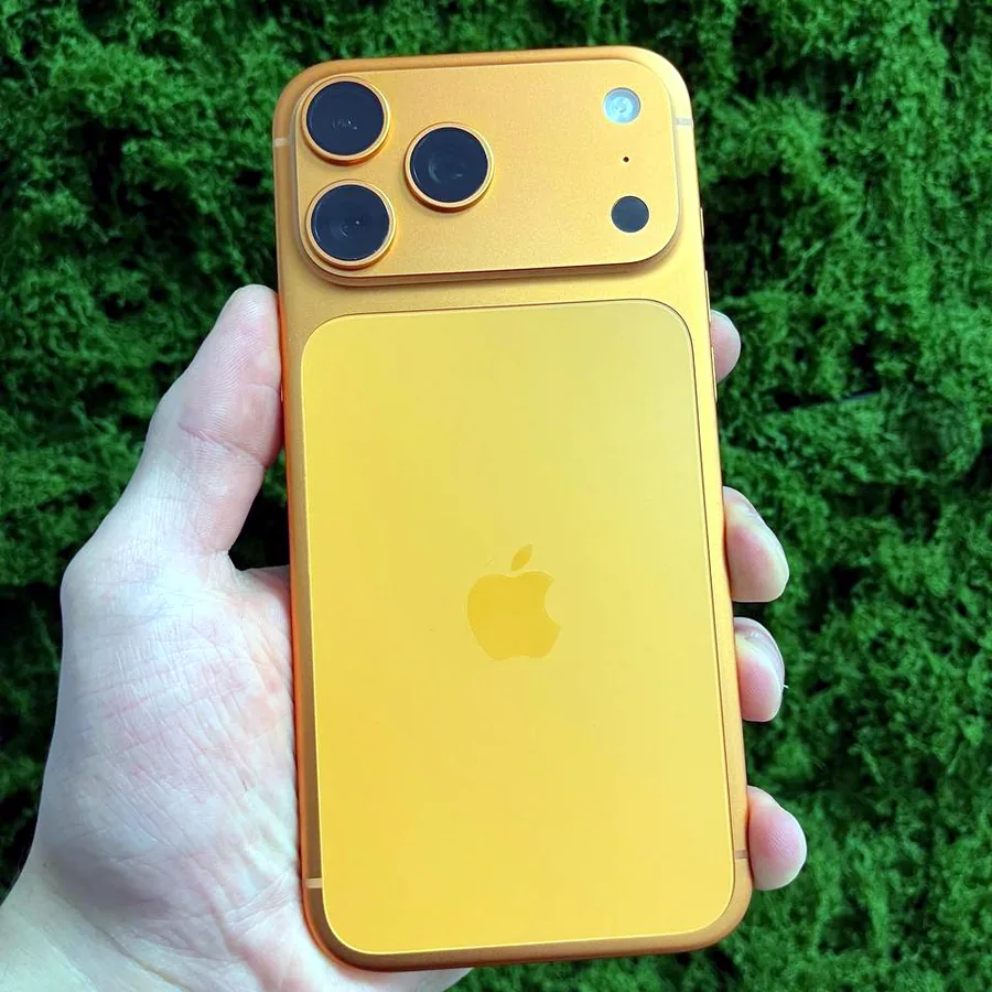iPhone 17 Pro Max 256GB Cosmic Orange, идеальное состояние