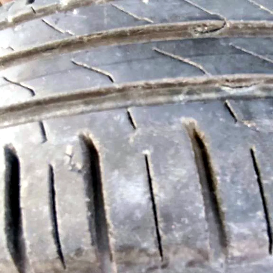 Шины IRIS 195/65 R15, протектор 60%