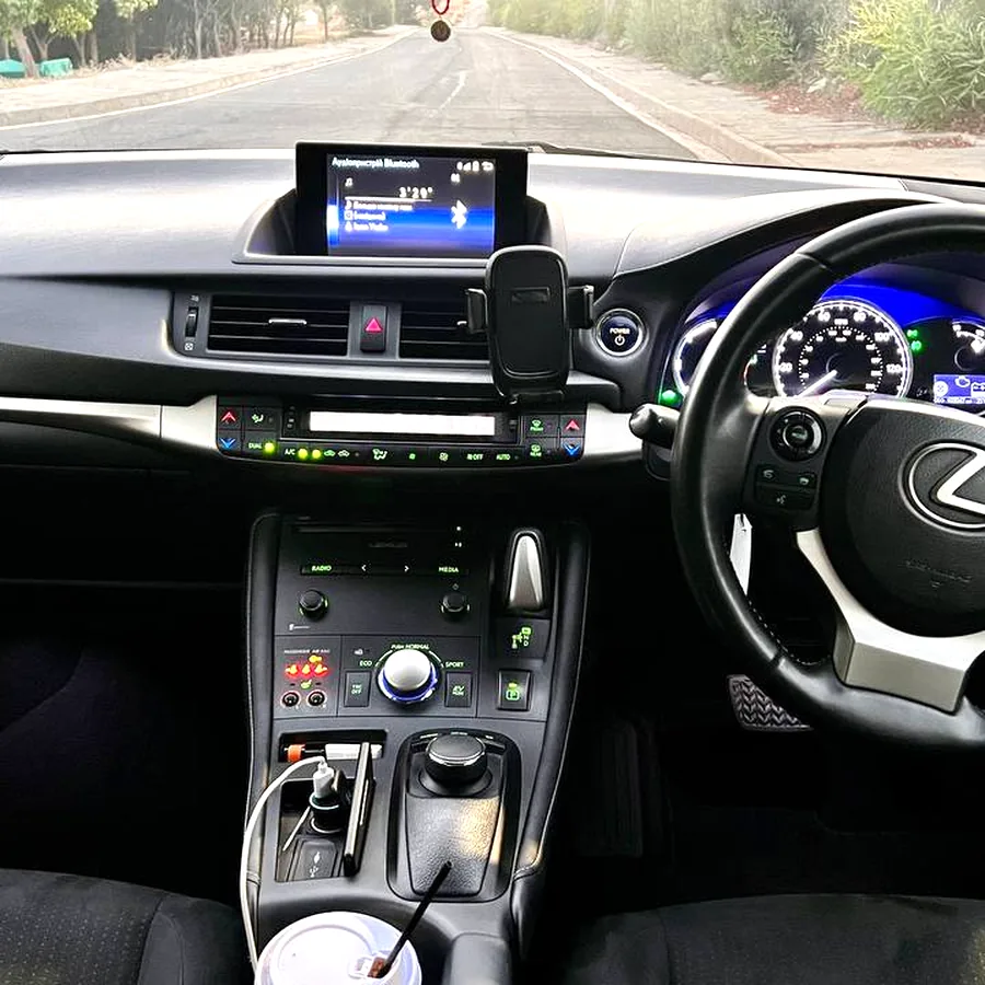 Lexus CT200h hybrid 2014, пробег 103 000 миль