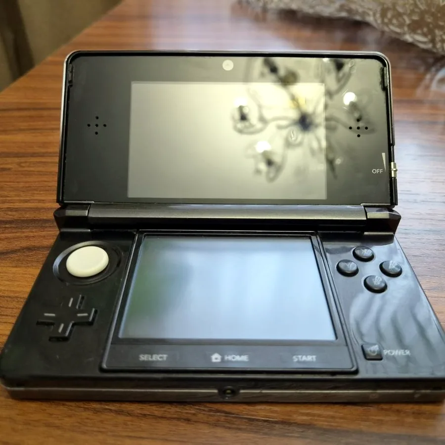 Nintendo 3DS прошитая, 4 игры в комплекте