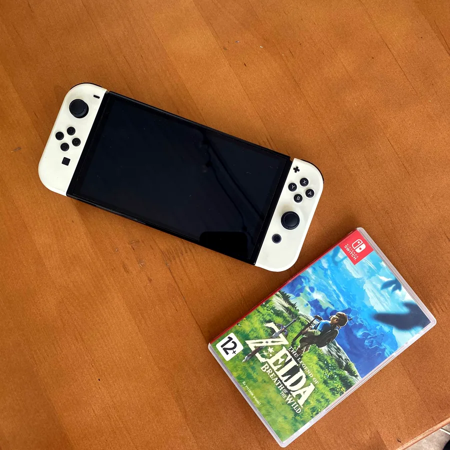 Nintendo Switch OLED White 64GB с играми и аксессуарами