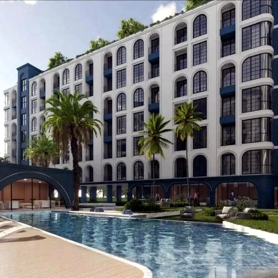 Bellevue Beachfront, Лаян