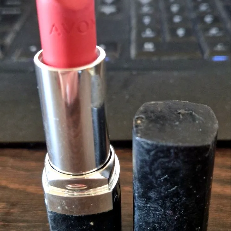 Косметика Avon
