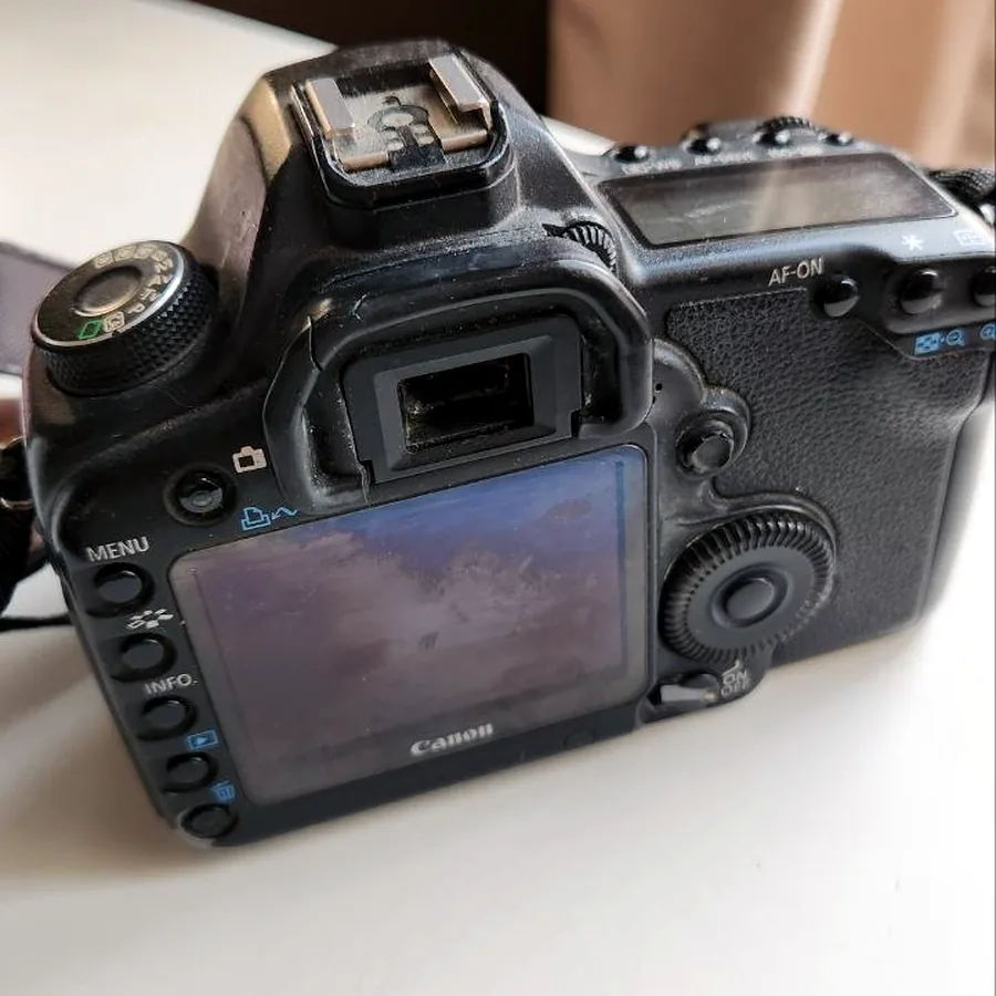 Фотоаппарат Canon 5D Mark II полнокадровый