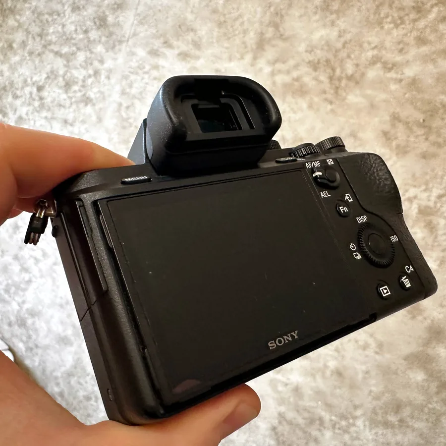 Sony A7 II, состояние как новая, пробег 11 000 кадров