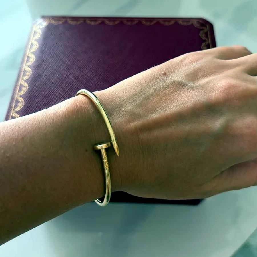 Золотой браслет в стиле Cartier, 7 г