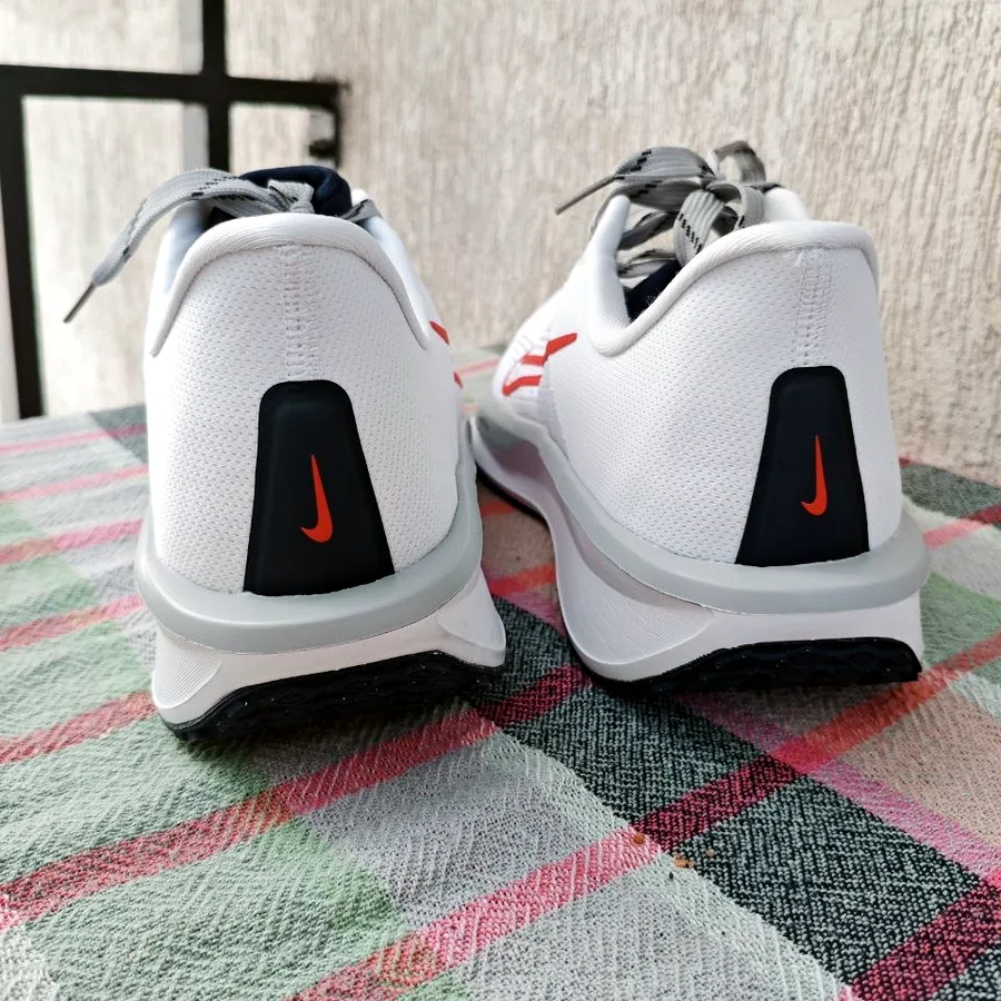 Беговые кроссовки Nike Quest 6, размер 46