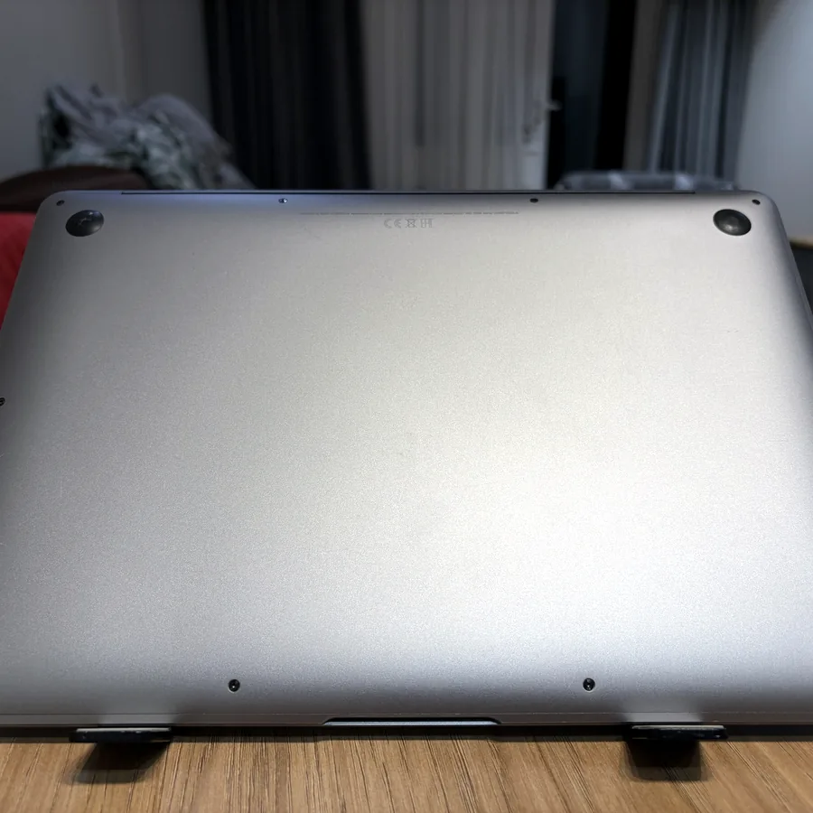 MacBook Air M1, 16 ГБ, 256 ГБ