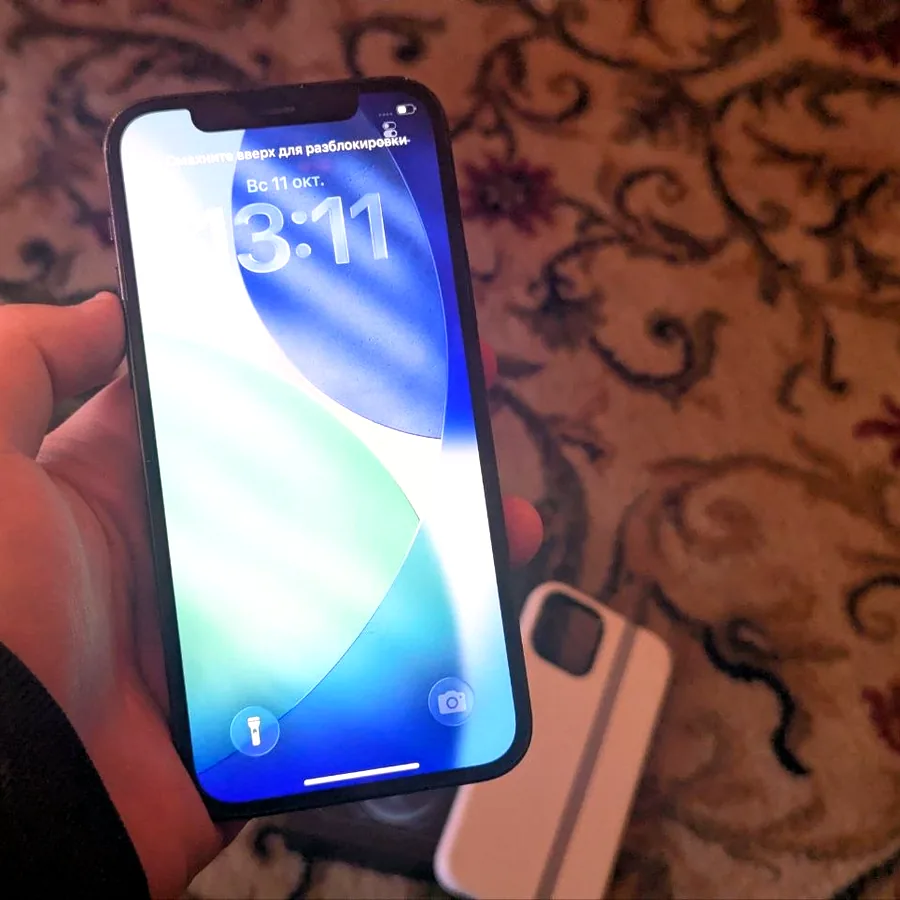 iPhone 12 Pro 128GB, трещина на задней крышке