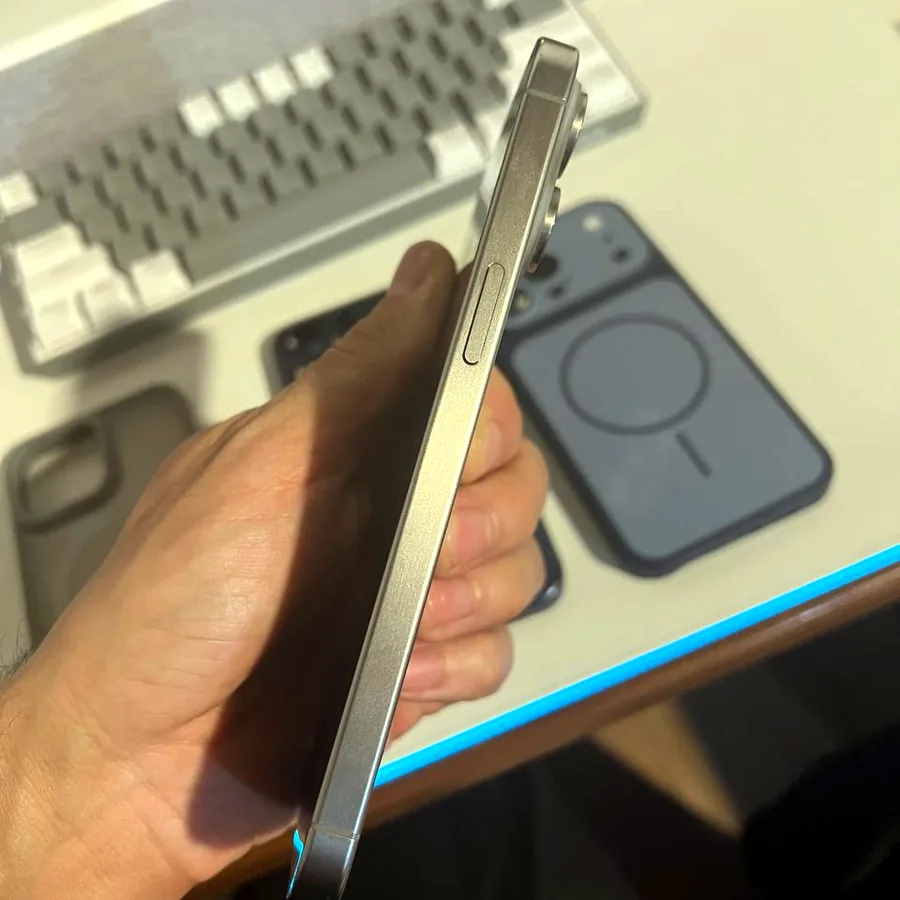 iPhone 15 Pro Max Natural Titanium 256 GB