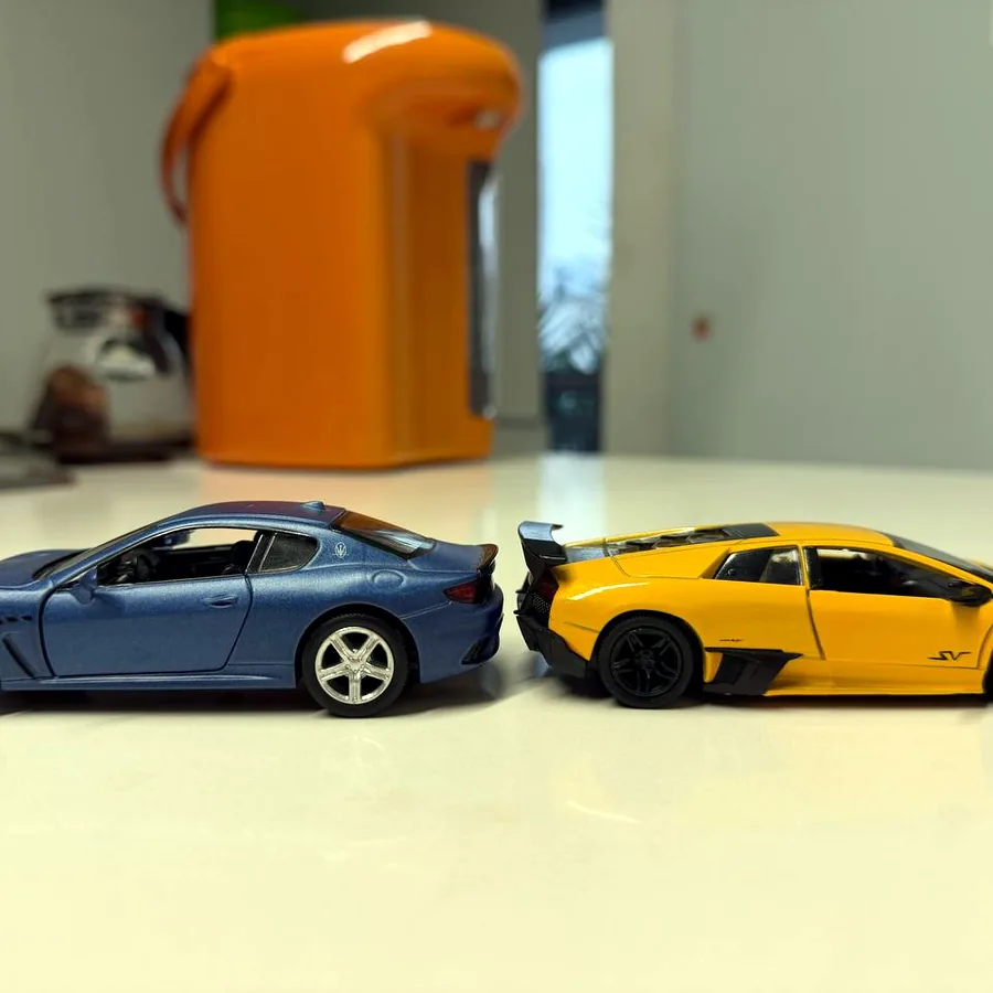 Модельки Maserati и Lamborghini