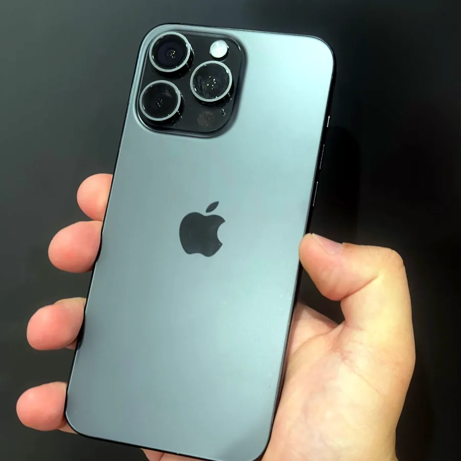 iPhone 15 Pro Max 512 GB, батарея 83%