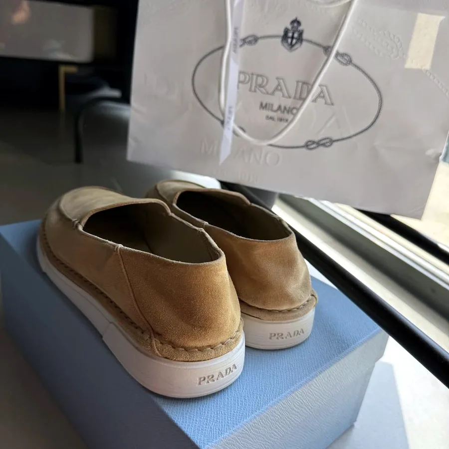 Лоферы Prada, оригинальные