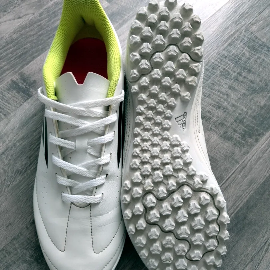 Футбольные бутсы Adidas Deportivo III TF, размер 42⅔
