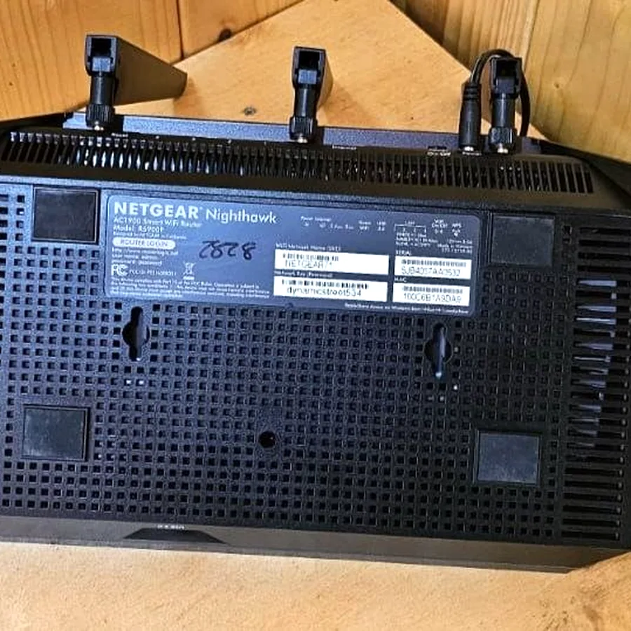 Роутер Netgear ACL 1900