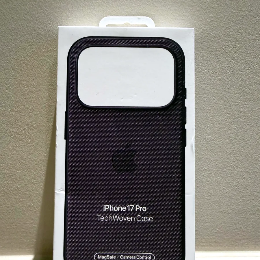 Чехлы Apple TechWoven для iPhone 17 Pro